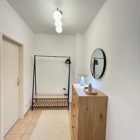 Lenuel In - Naehe Koeln * Φρέχεν
